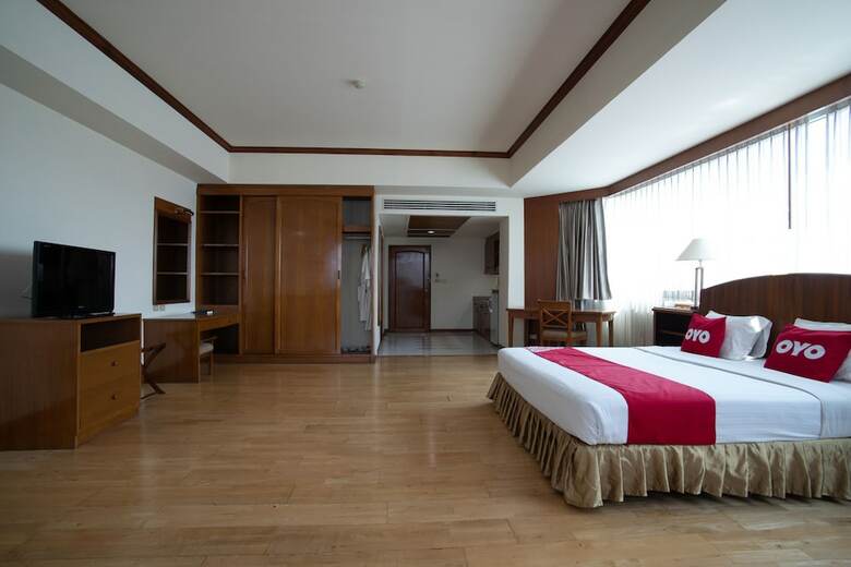 Ayutthaya River View Hotel