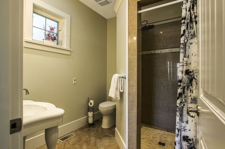 Kelowna Bed And Breakfast