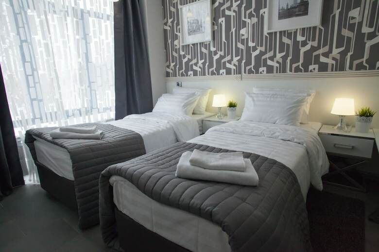 Metro Hotel