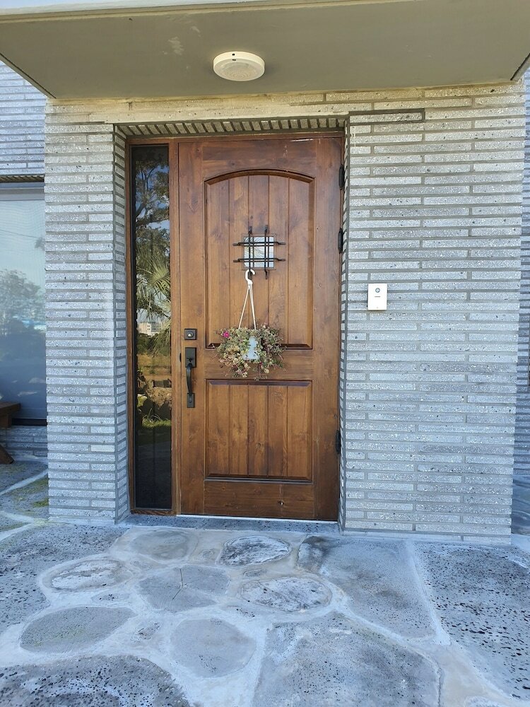 Hill Tower Pension