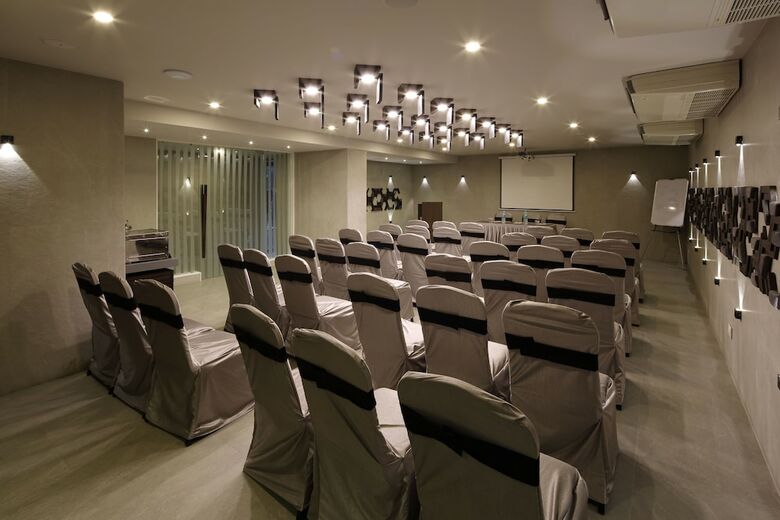 Hotel Carrefour