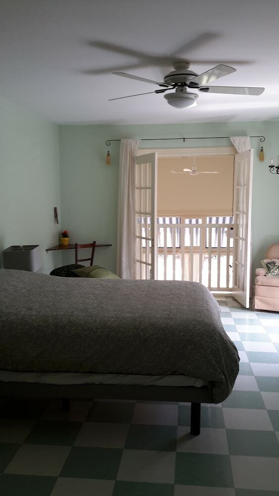 Queen & Albert Bed & Breakfast