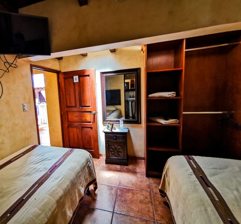 Bed & Breakfast Central Bougainvillea