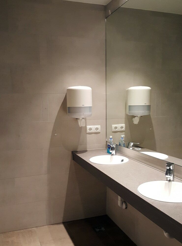Hostal L�kur Hostel