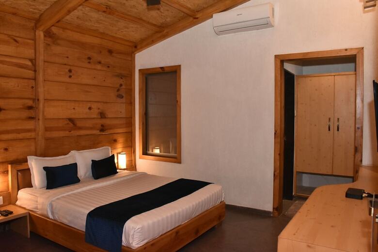 Hotel Sai River Resort