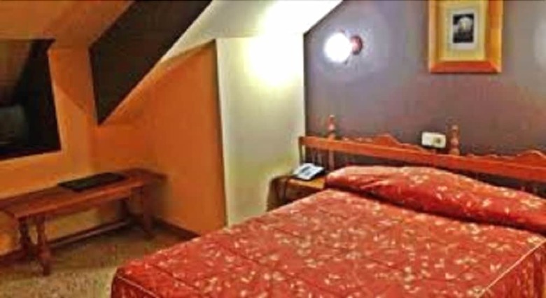 Hostal Hotel Montsant