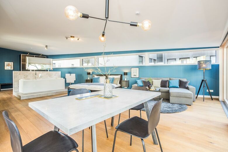 Room 4 Apartments