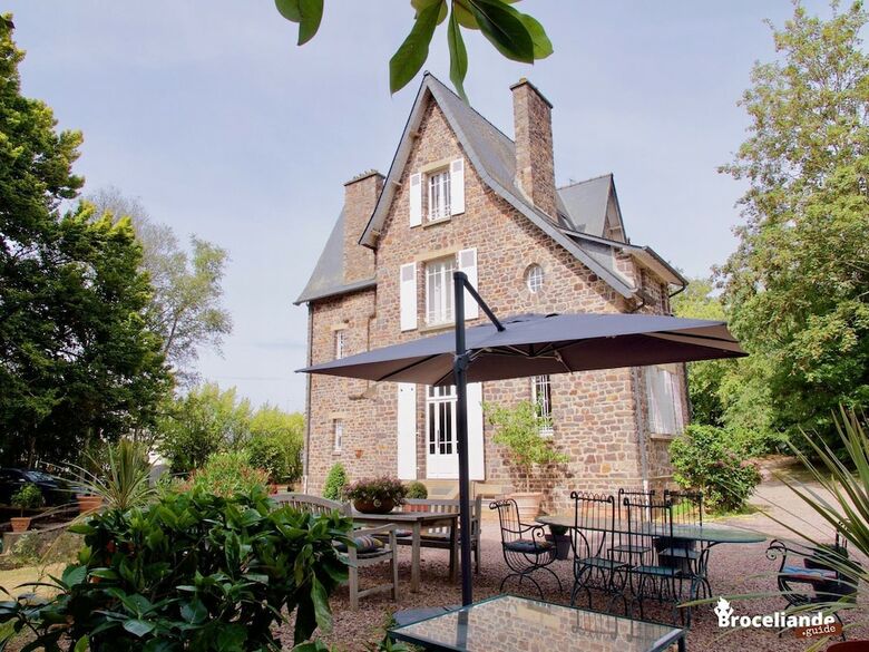 Hotel La Maison Rouge