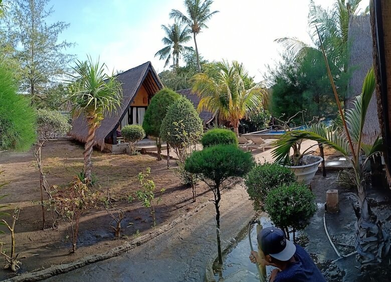 Youpy Bungalows