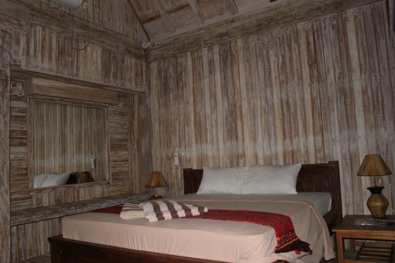 Youpy Bungalows