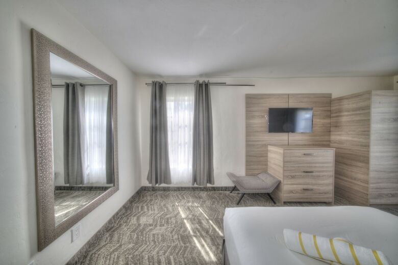 Riverside Apartments By The Beach