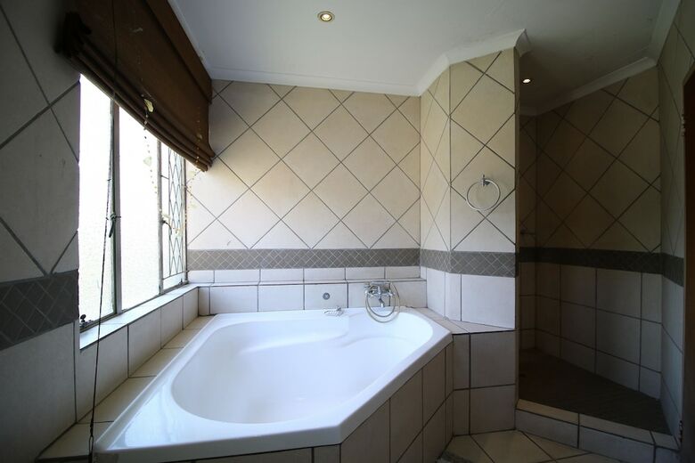 Hotel Waterfall Guesthouse