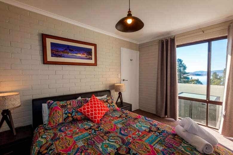 Summit 9 - Modern And Stylish Newly Renovated Apartment