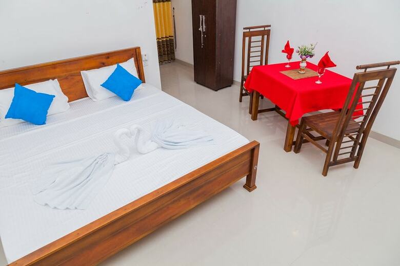 The Crown Plaza Airport Hotel