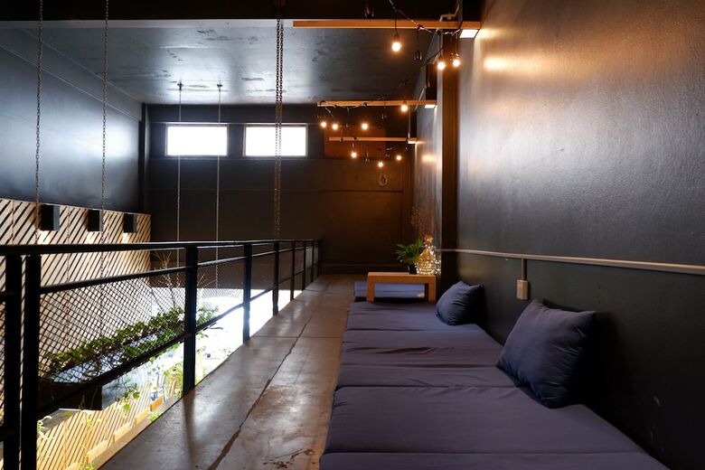 Hostal Hugger Hostel - Adults Only