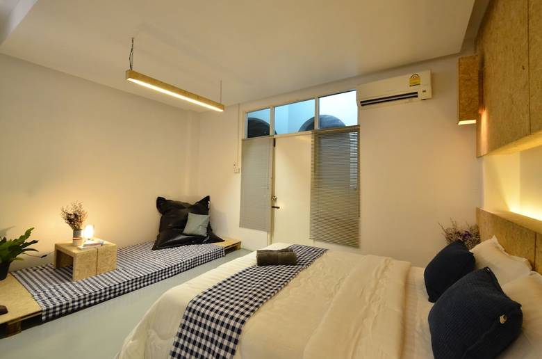 Hostal Hugger Hostel - Adults Only