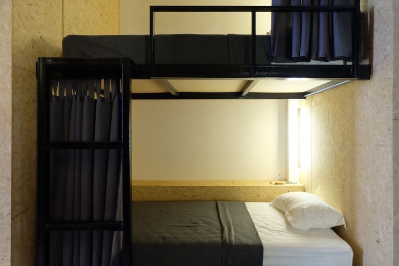 Hostal Hugger Hostel - Adults Only