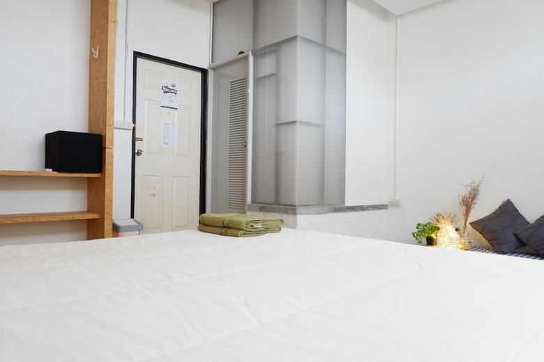 Hostal Hugger Hostel - Adults Only