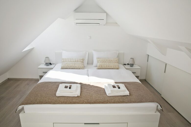 Aparthotel Apartments Hi?a Pod Gradom