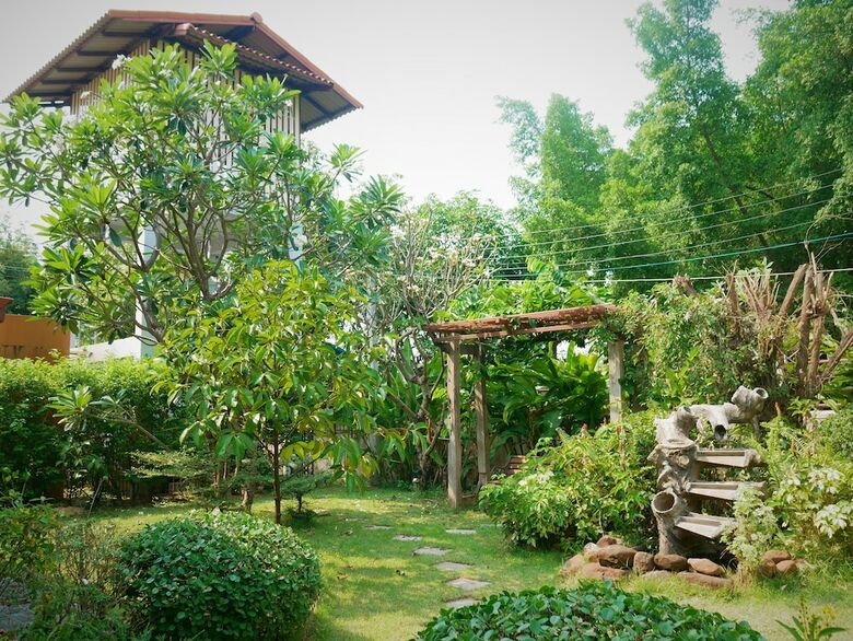 Hotel Ruenthai Jong Lux