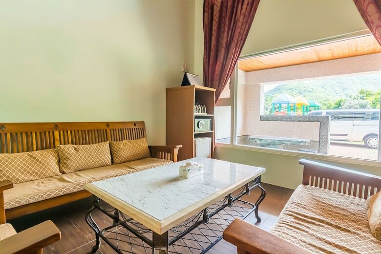 Kenting Maya House B&B