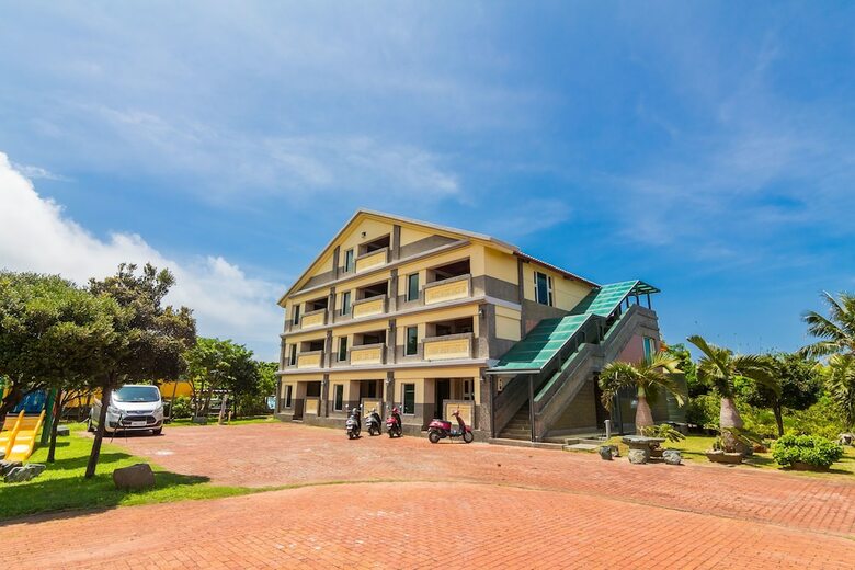 Kenting Maya House B&B