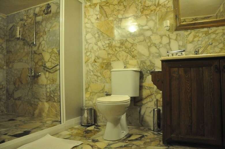 Hotel Aravan Evi