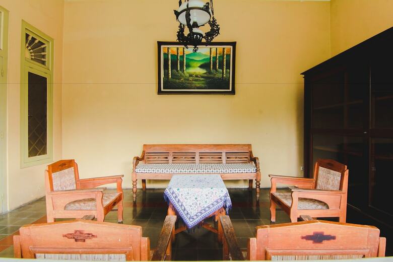 Hostal Griya Batik Giri Sekar Homestay