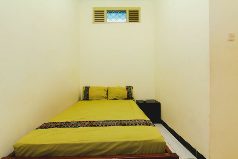 Hostal Griya Batik Giri Sekar Homestay