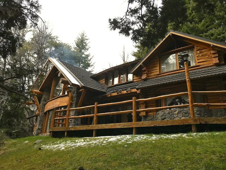 Amazing 4 Bedroom Chalet Villa Traful Vt1