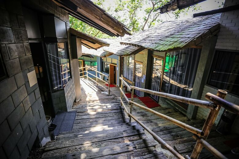 Hostal Paradise Beach Backpackers Hostel