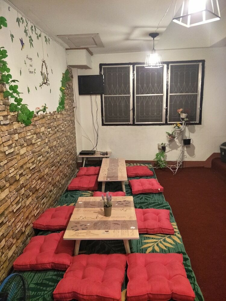 Hostal Take Me Home