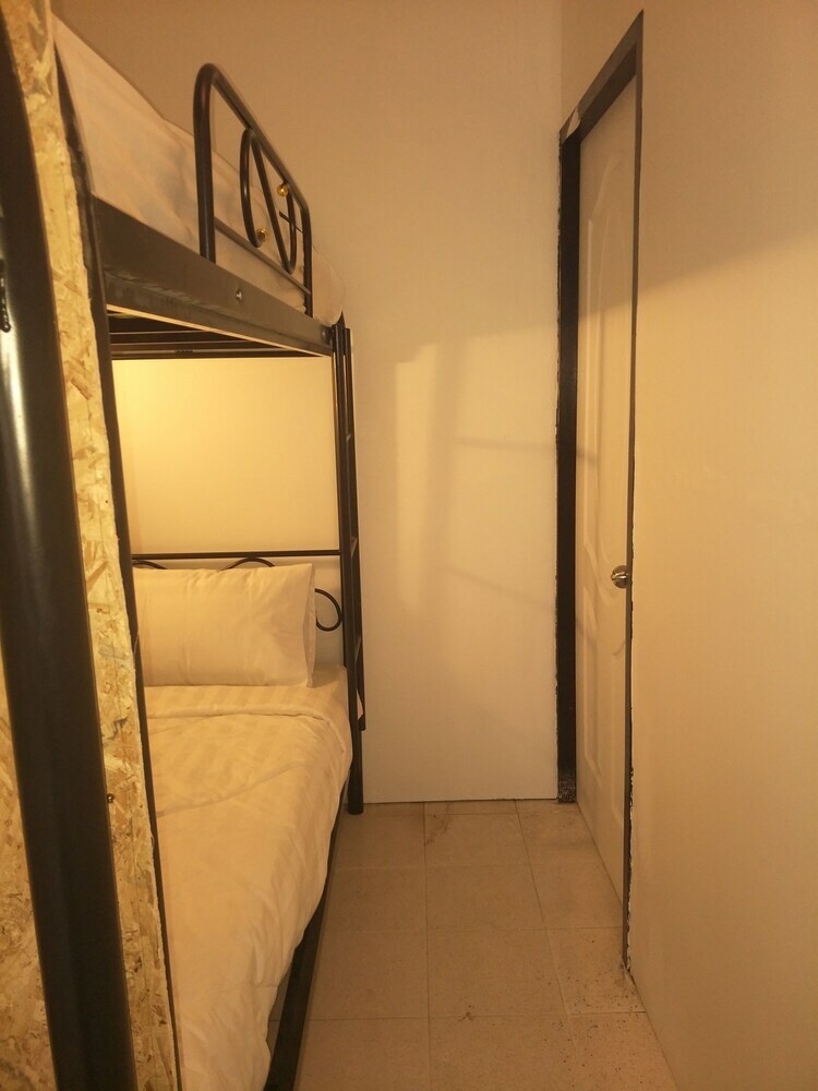 Hostal Take Me Home