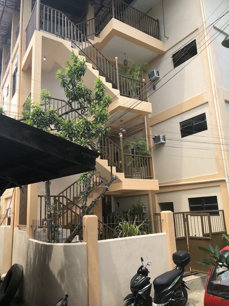 Hotel Jo-cris Apartelle