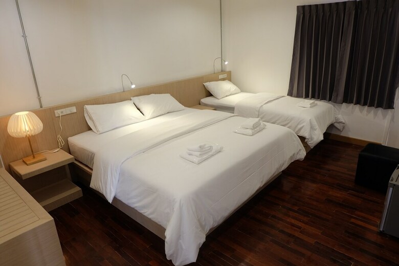 Hotel F Plus F Hostel
