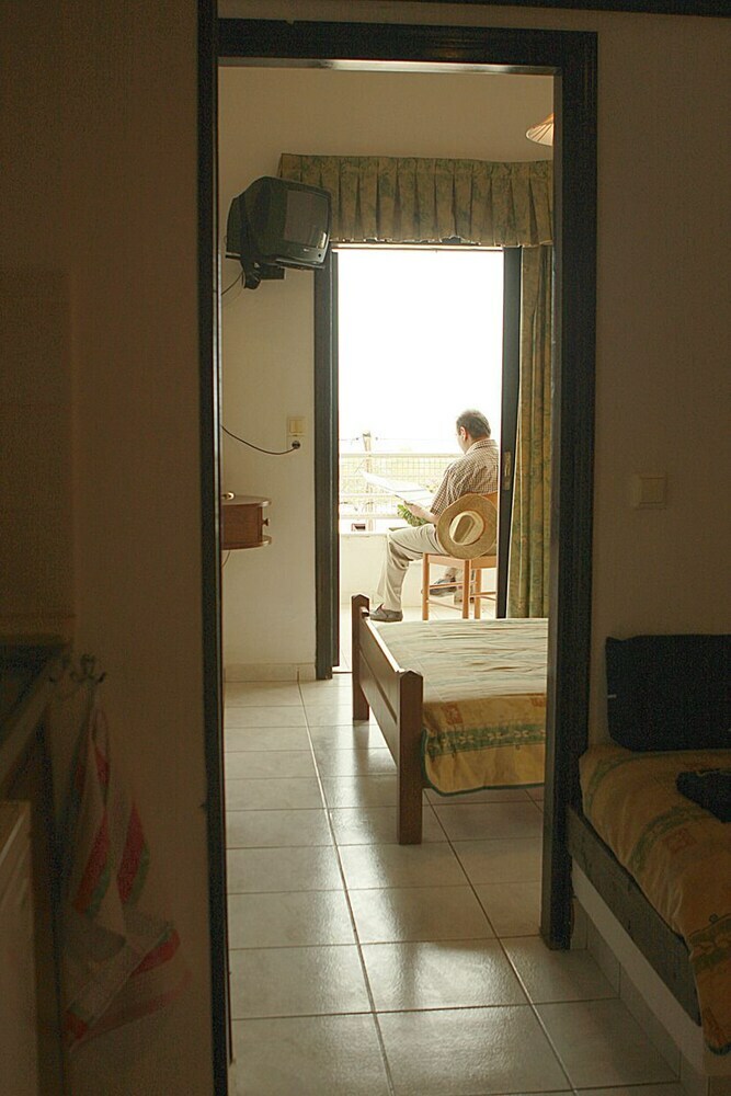 Iliostasi Beach Apartments