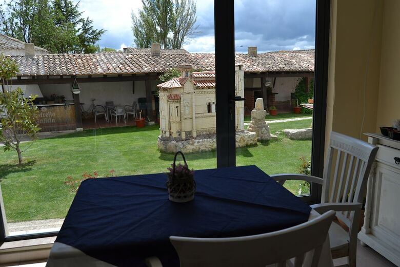 Hotel Amanecer En Campos