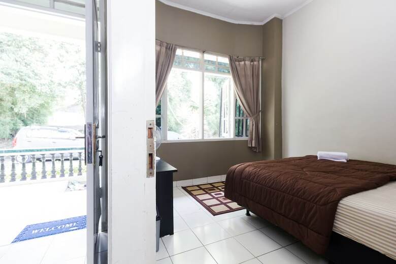 Hotel Pele Backpacker Guesthouse