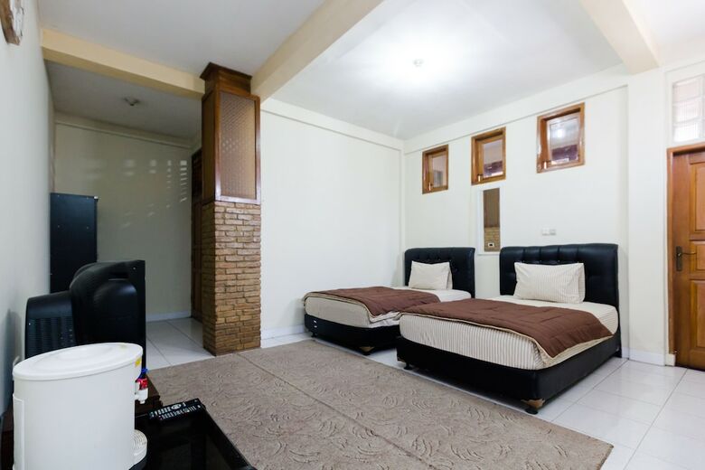 Hotel Pele Backpacker Guesthouse