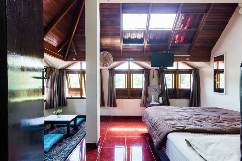Hotel Pele Backpacker Guesthouse