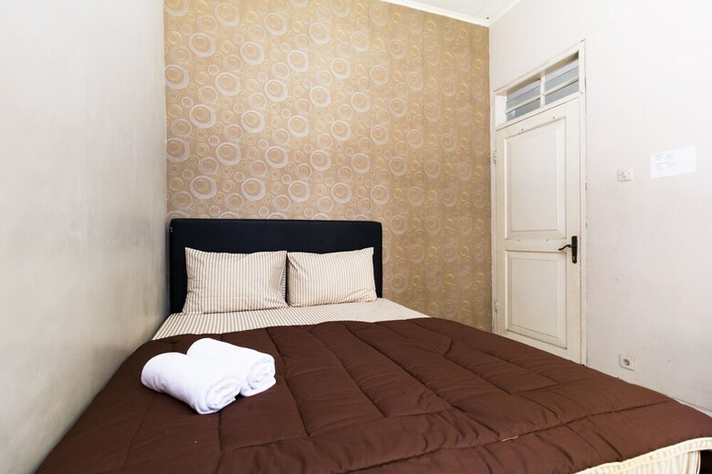 Hotel Pele Backpacker Guesthouse
