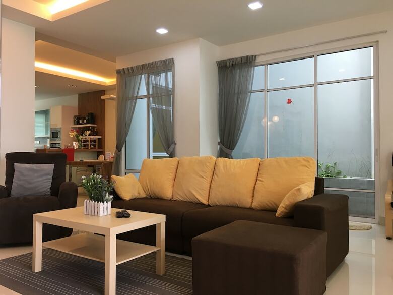 Ibook 1 - Luxury Holiday Homestay