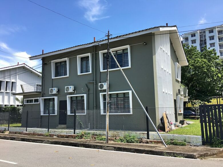 Ibook 3 - Beachside Bungalow