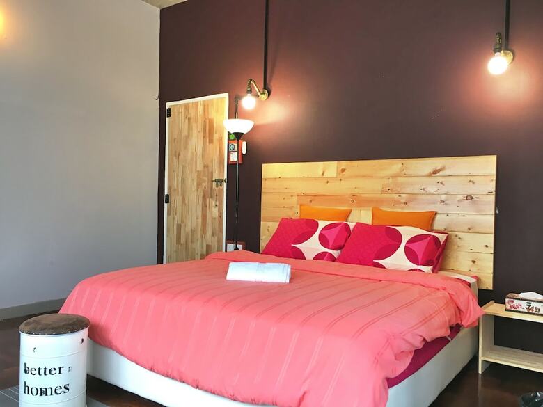 Ibook 3 - Beachside Bungalow