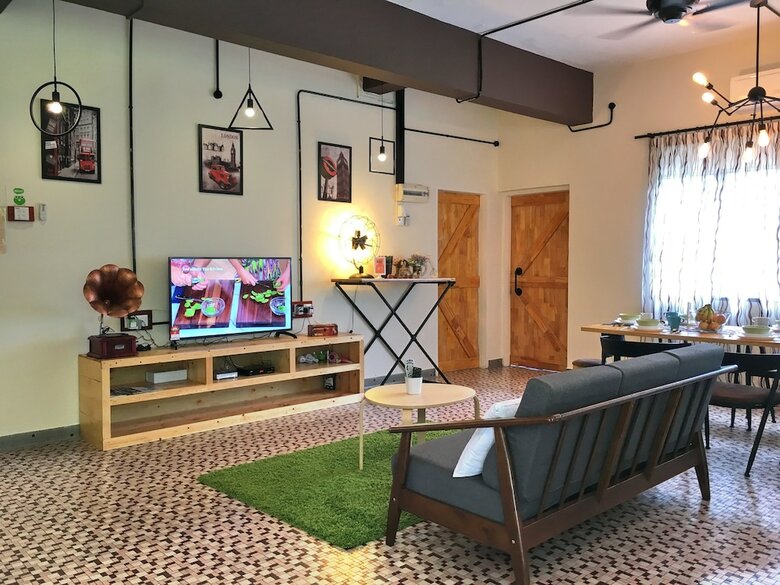 Ibook 3 - Beachside Bungalow