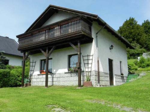Quaint Holiday Home In Altenfeld Thuringia With Garden