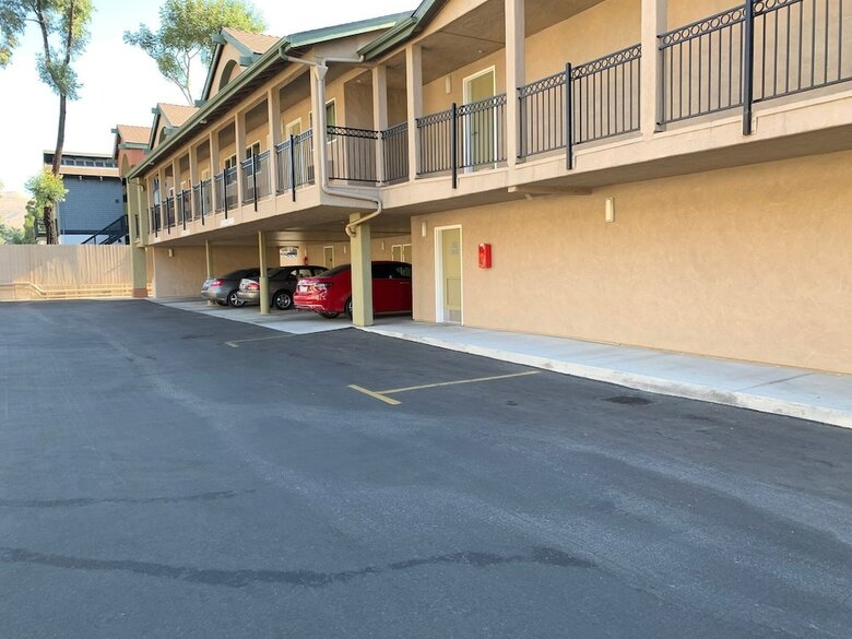 Motel Olive Tree Inn & Suites