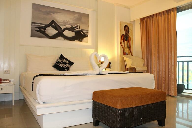 Sharaya White Hotel