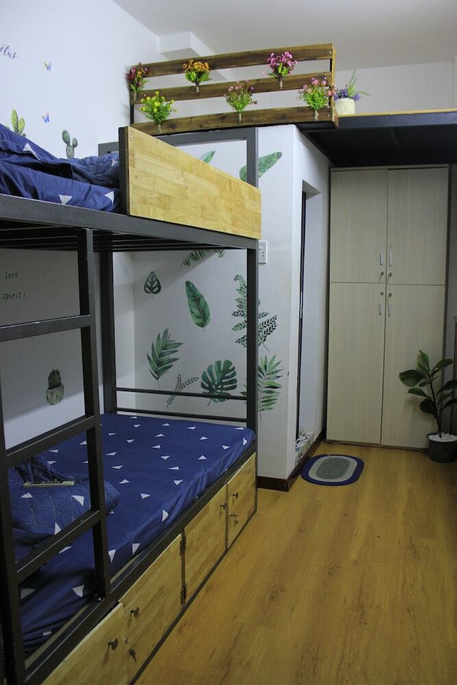 Hotel Saigon Bed Station