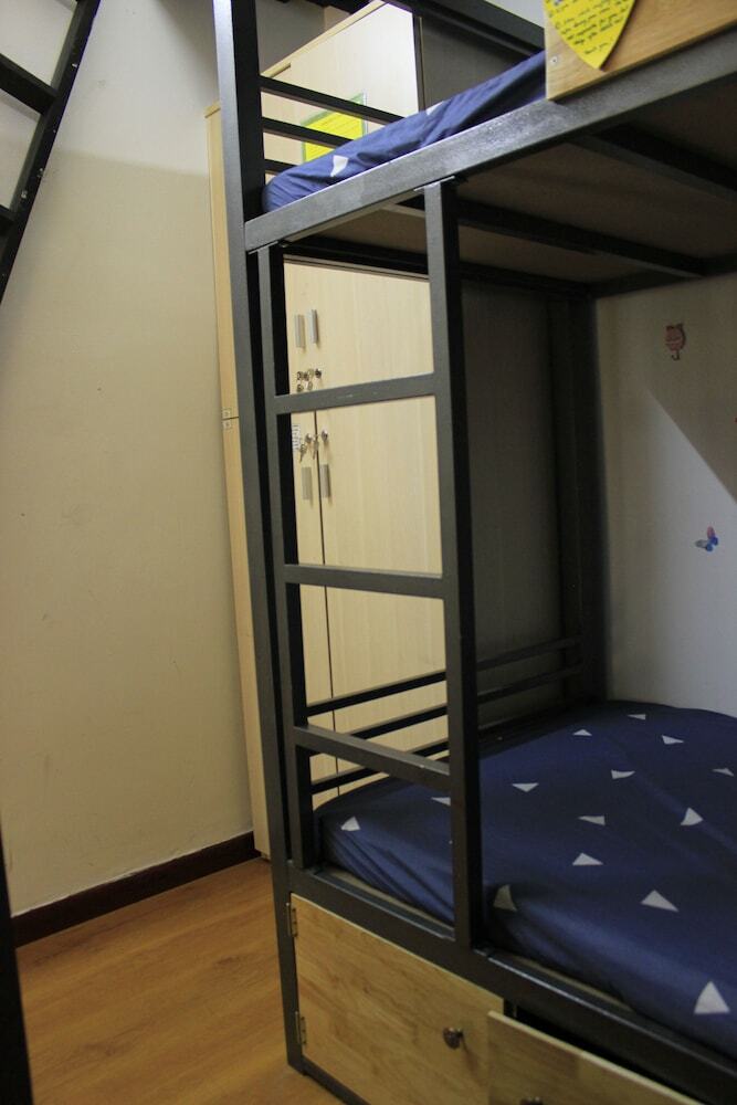 Hotel Saigon Bed Station